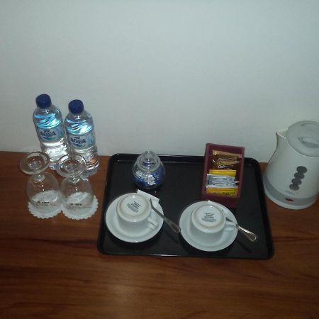 Alloro Guesthouse Pacitan Ngoại thất bức ảnh