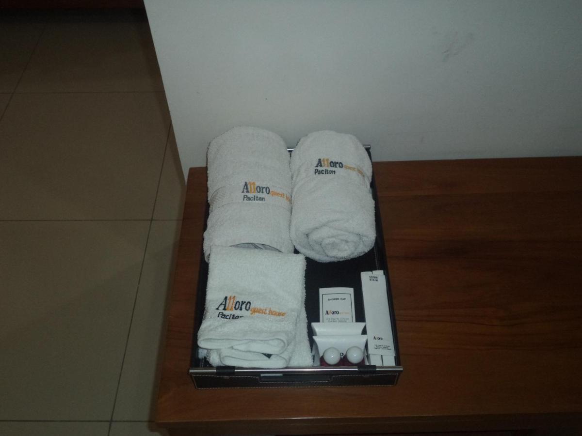 Alloro Guesthouse Pacitan Ngoại thất bức ảnh
