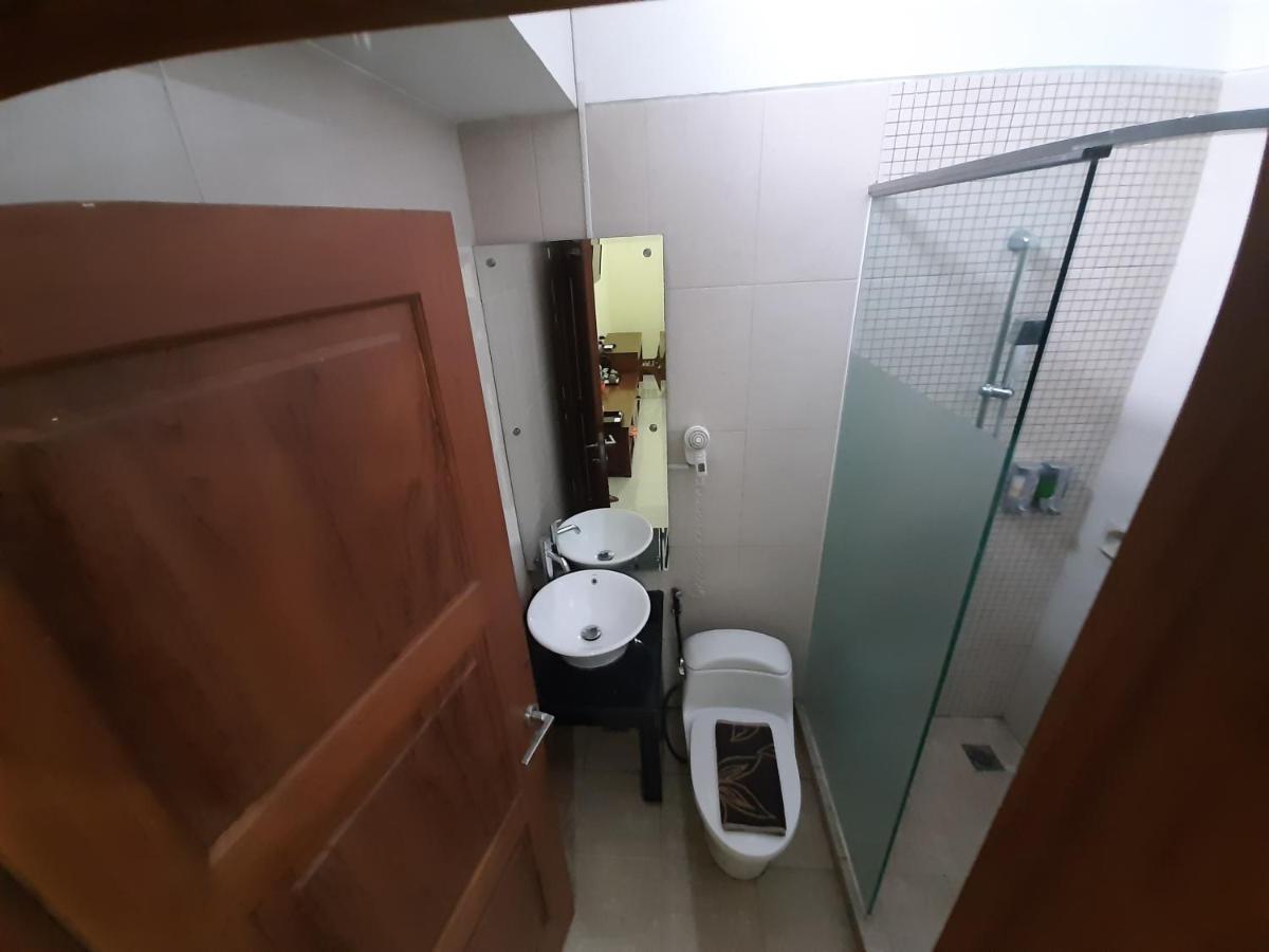 Alloro Guesthouse Pacitan Ngoại thất bức ảnh