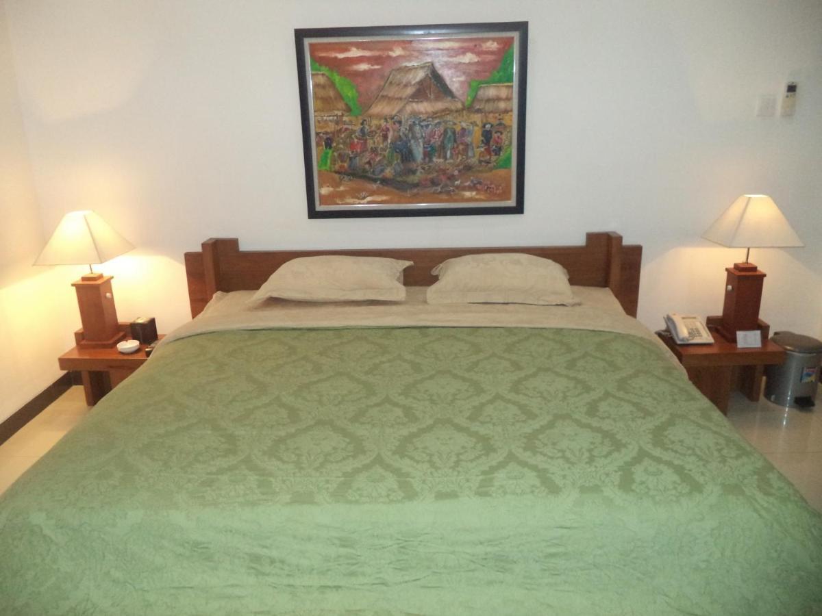Alloro Guesthouse Pacitan Ngoại thất bức ảnh