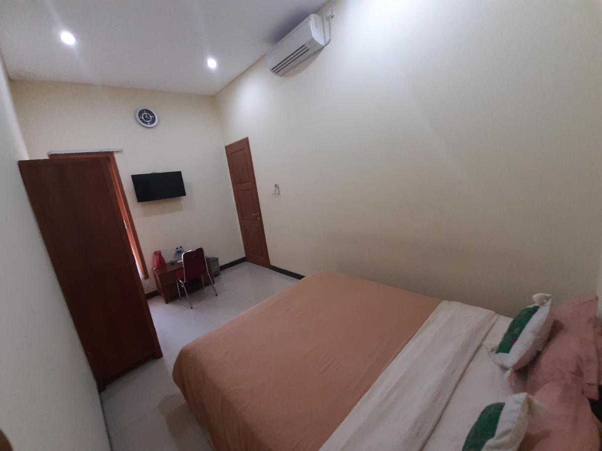 Alloro Guesthouse Pacitan Ngoại thất bức ảnh