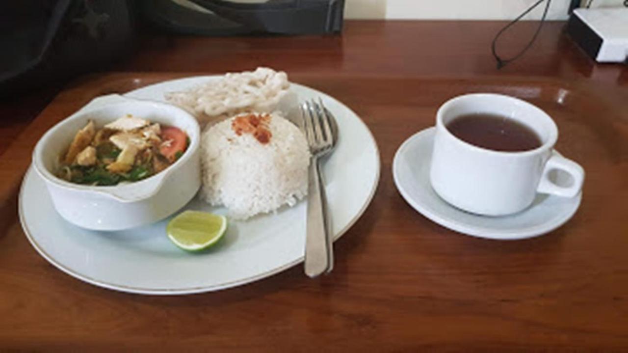 Alloro Guesthouse Pacitan Ngoại thất bức ảnh